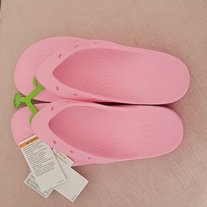 crocs classic platform flip
